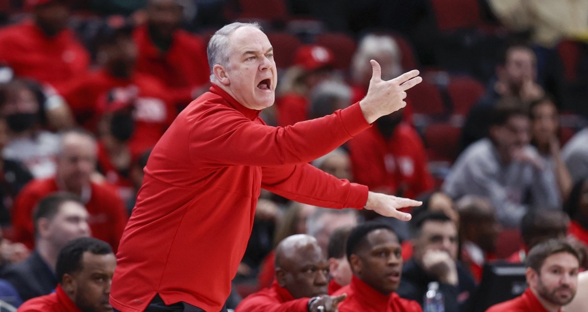RutgersStevePikiellSideline